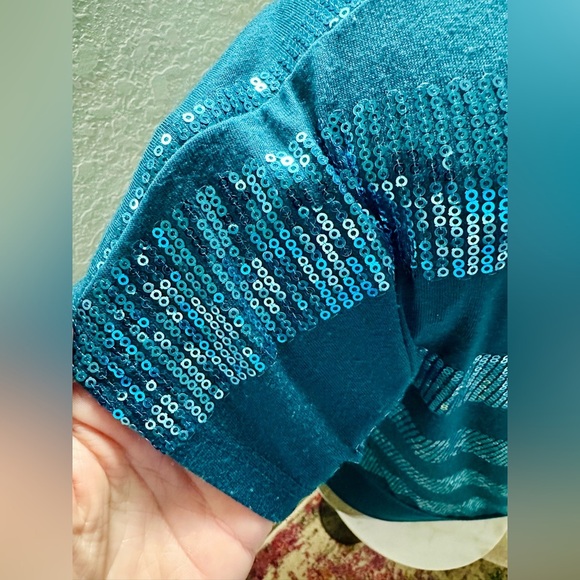 MOTIVE Short sleeve sequined top: color teal, size M - Picture 4 of 10